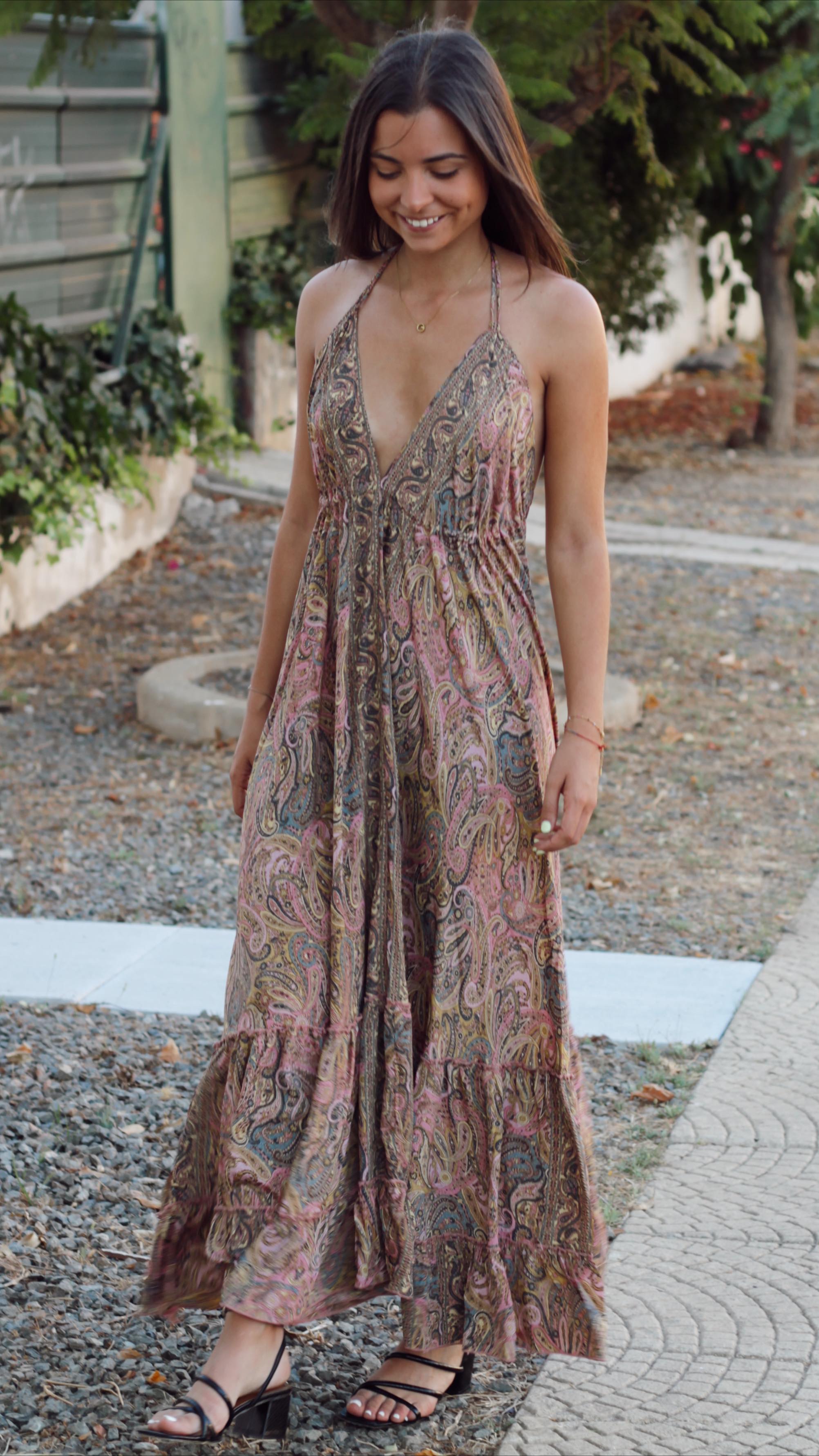 O vestido perfeito 💗

Já está disponível no site: www.singularstore.pt
